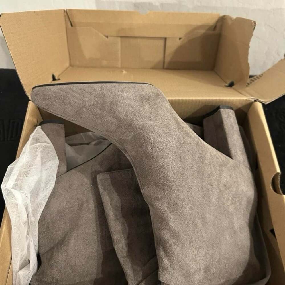 Steve Madden Slouchy High Heel Boots Size 9.5 Taupe Suede